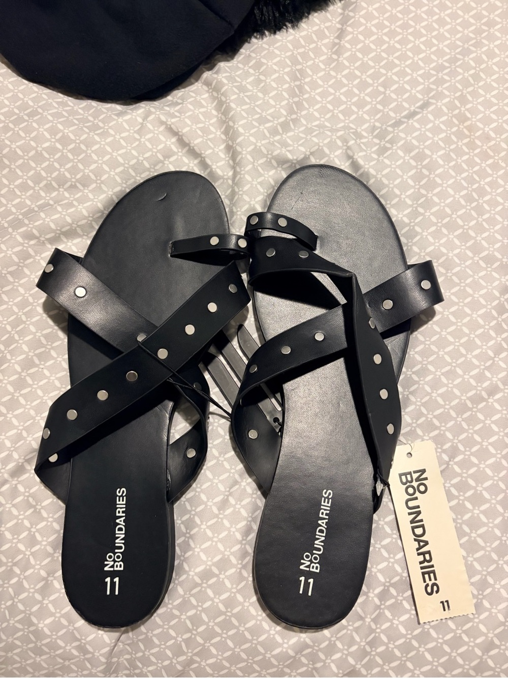 No Boundaries Black Studded Crisscross Slide Sandals - Women
